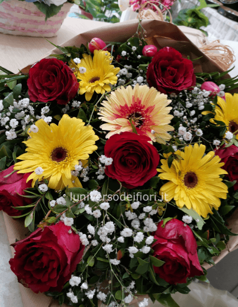 facio rose e fiori di stagione