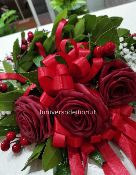 Coroncina di alloro con rose rosse