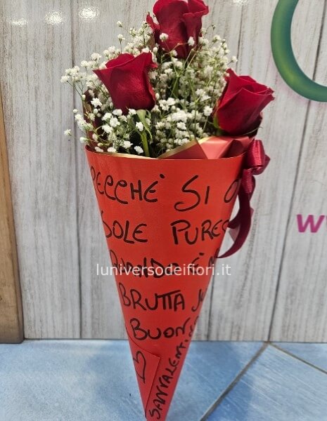Cono con rose e dedica