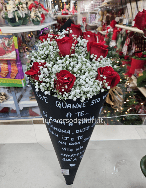 Cono con rose, scritta e colore personalizzabile