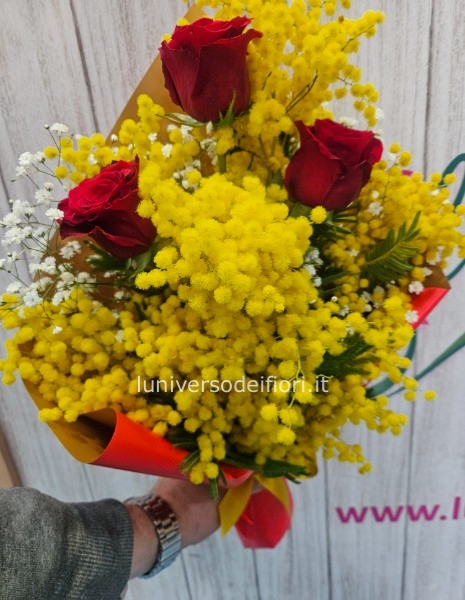 25 Euro Fascio 3 rose e mimosa