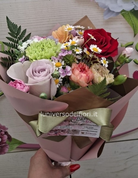Boquet mamma con fiori misti e rose